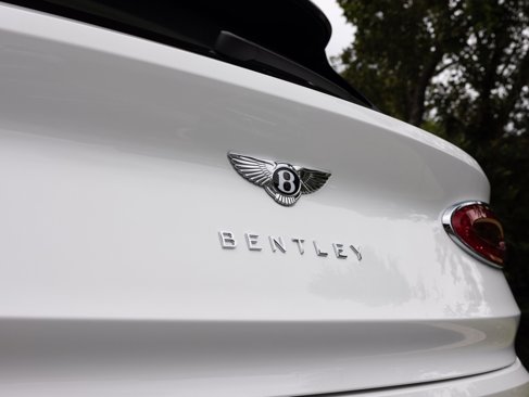 New 2025 Bentley Bentayga image 51