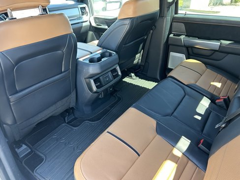 Used 2024 Ford F250 Platinum image 33