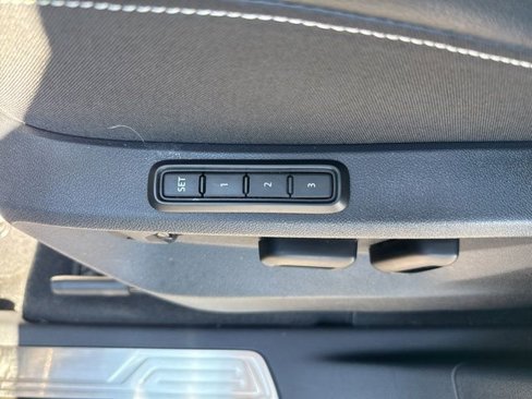 Certified 2025 Volkswagen Atlas SEL image 23
