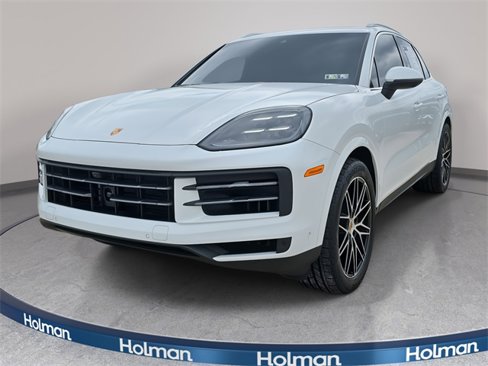 Used 2025 Porsche Cayenne image 1