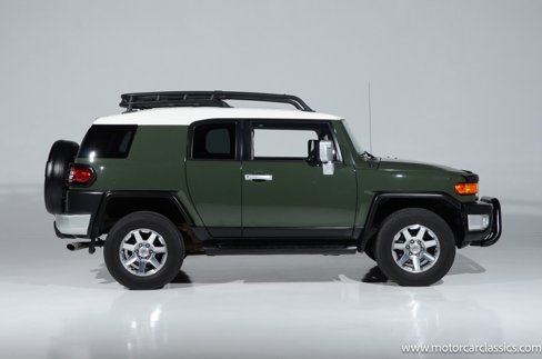 Used 2014 Toyota FJ Cruiser 4WD image 10