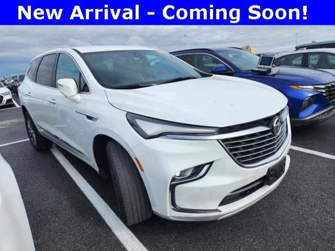 Used 2024 Buick Enclave Premium image 1