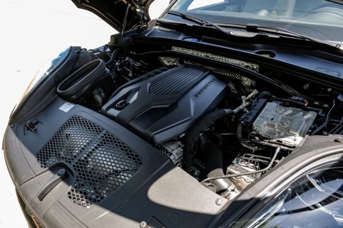 Used 2024 Porsche Macan w/ Premium Plus Package image 52
