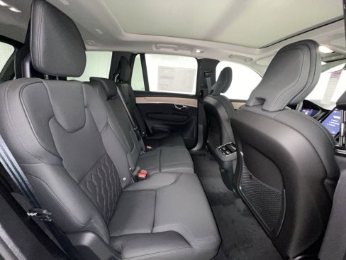 New 2026 Volvo XC90 B6 Plus w/ Protection Package Premier image 12