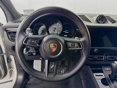 Certified 2024 Porsche Macan image 12