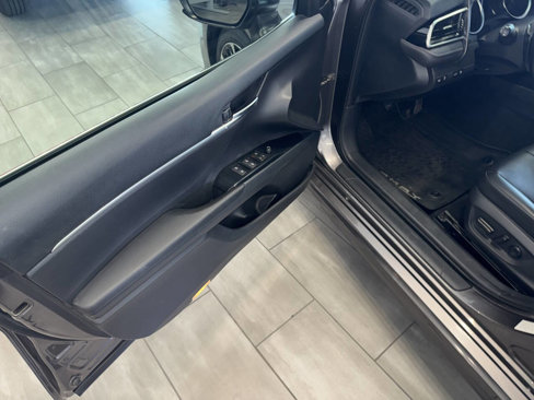 Used 2018 Toyota Camry SE image 26