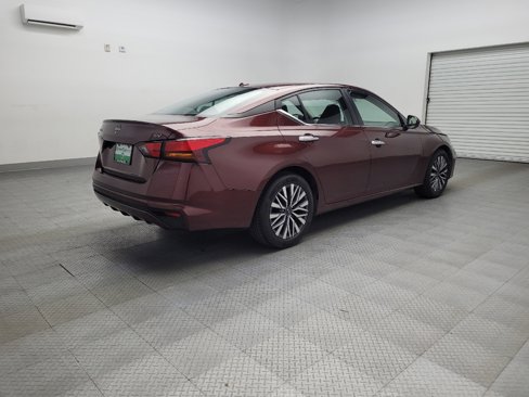 Used 2023 Nissan Altima 2.5 SV image 9