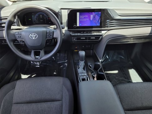 Used 2025 Toyota Camry LE image 14