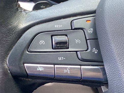 Used 2023 Cadillac XT4 Luxury w/ Cold Weather Package image 28