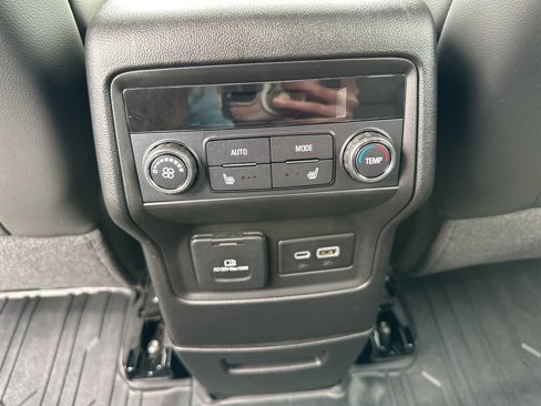 Certified 2023 GMC Acadia SLT w/ Elevation Edition image 16