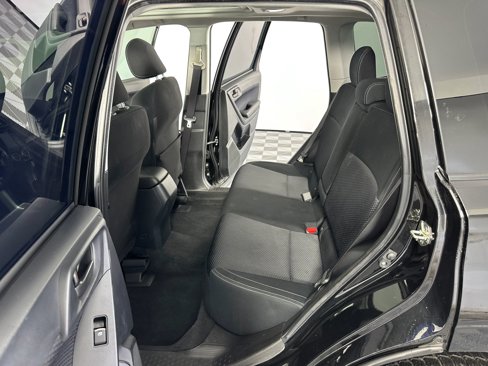 Used 2017 Subaru Forester 2.5i Premium image 29