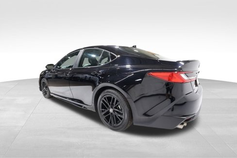 Used 2025 Toyota Camry XSE image 2