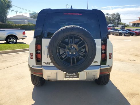 Used 2023 Land Rover Defender 110 S image 10