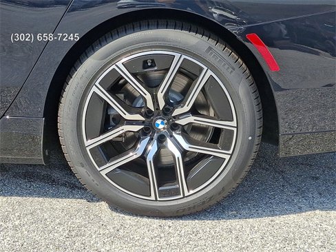 New 2026 BMW 750e xDrive w/ Premium Package image 8