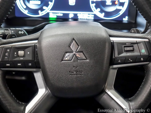 Used 2023 Mitsubishi Outlander SE image 18