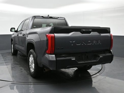 Used 2022 Toyota Tundra SR5 w/ SR5 Convenience Package image 5