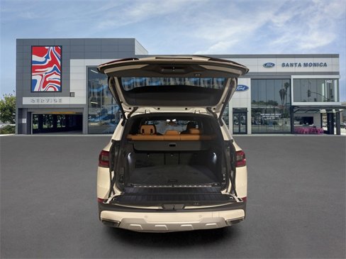 Used 2023 BMW X5 xDrive45e image 9