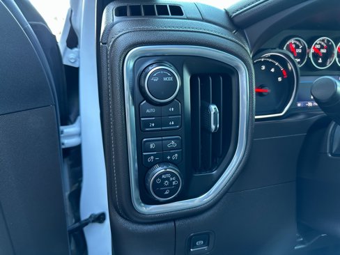 Used 2022 Chevrolet Silverado 2500 LTZ image 17