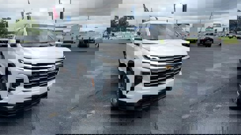 New 2026 Chevrolet Traverse LT w/ Driver Confidence Package image 2