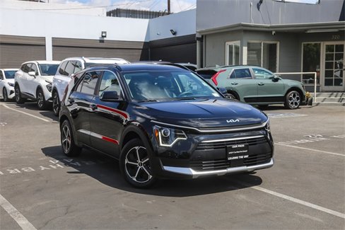 Used 2025 Kia Niro EX image 2