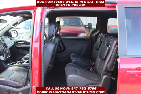 Used 2016 Dodge Grand Caravan R/T image 7