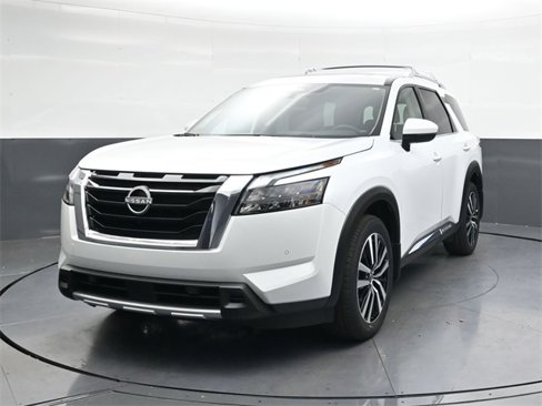 New 2025 Nissan Pathfinder Platinum image 9