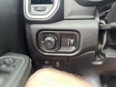 Used 2023 RAM 1500 Laramie image 34