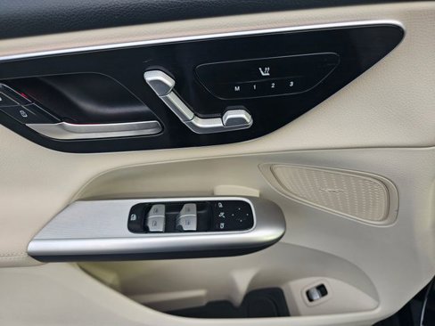 Certified 2025 Mercedes-Benz GLC 300 4MATIC image 22