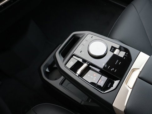 New 2026 BMW iX xDrive45 image 30