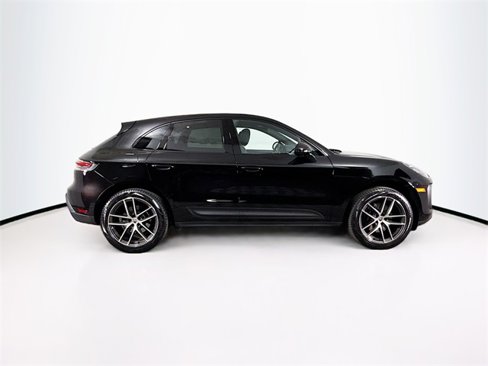 Used 2025 Porsche Macan image 8