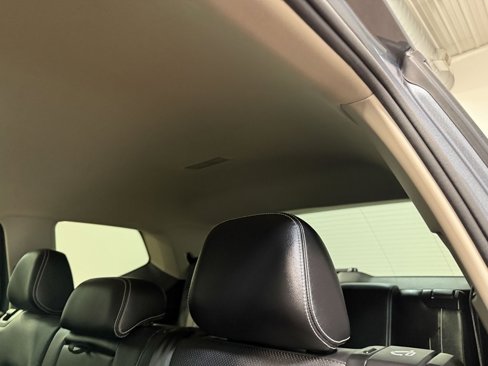 Used 2025 Volkswagen Atlas SE image 9