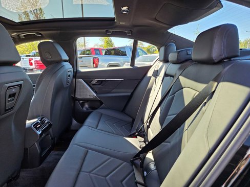 New 2026 BMW 550e xDrive w/ Premium Package image 20