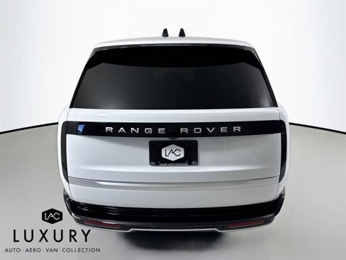 Used 2025 Land Rover Range Rover Autobiography image 5