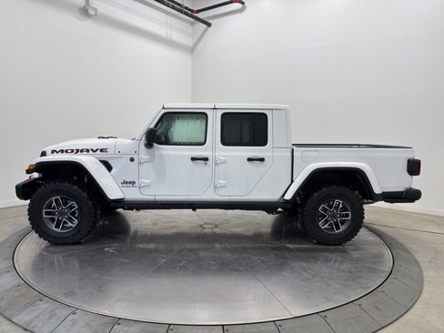 New 2025 Jeep Gladiator Mojave image 4
