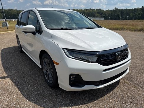 New 2026 Honda Odyssey Touring image 2