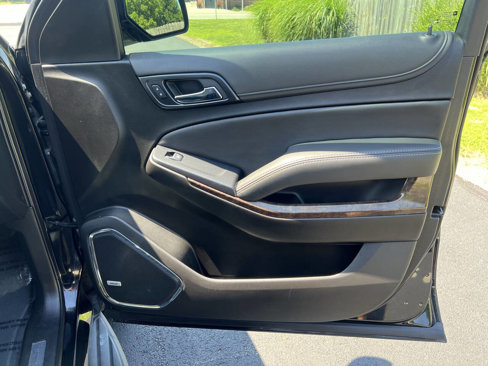 Used 2020 Chevrolet Suburban LT image 32