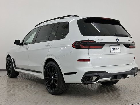 New 2026 BMW X7 xDrive40i w/ M Sport Package image 3