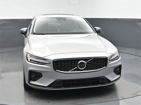 Used 2025 Volvo S60 B5 Plus w/ Protection Package Premier image 2