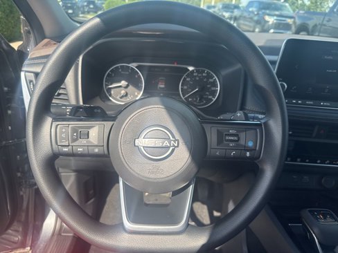 Used 2023 Nissan Rogue SV image 27