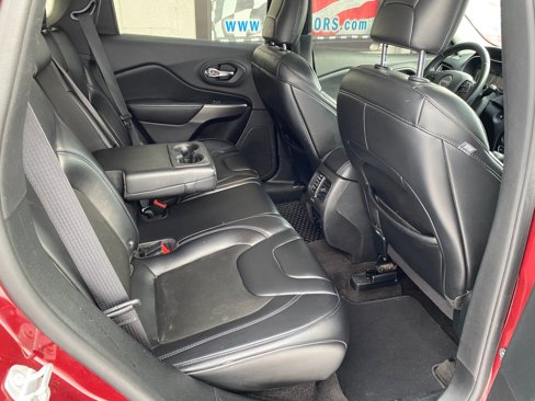 Used 2019 Jeep Cherokee Latitude Plus image 11