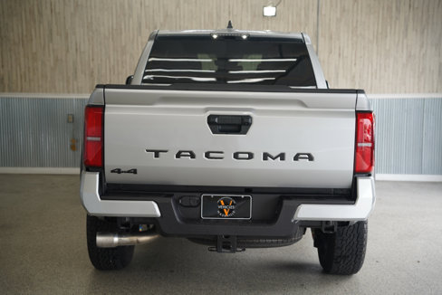 Used 2025 Toyota Tacoma TRD Off-Road image 9