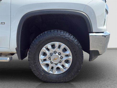 Used 2021 Chevrolet Silverado 2500 LT w/ Z71 Off-Road Package image 2