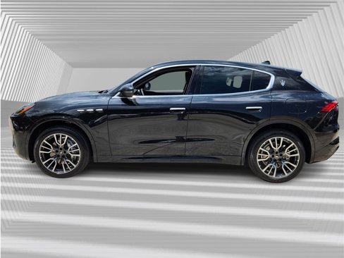New 2025 Maserati Grecale GT image 2