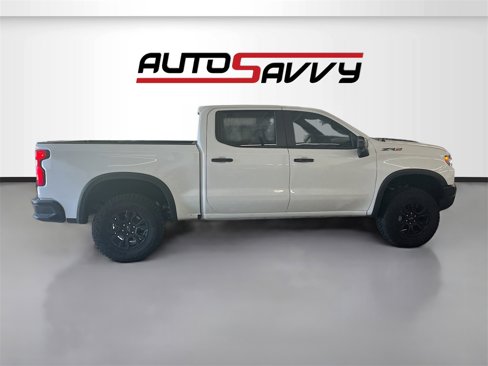 Used 2025 Chevrolet Silverado 1500 ZR2 w/ Technology Package image 8