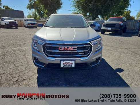 Used 2023 GMC Terrain AT4 image 2