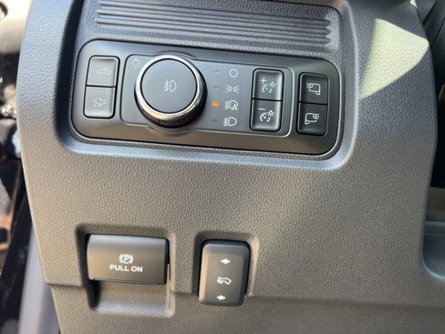 New 2025 Ford F250 Lariat w/ Chrome Package image 15