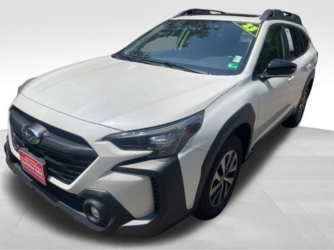 Used 2023 Subaru Outback Premium image 14