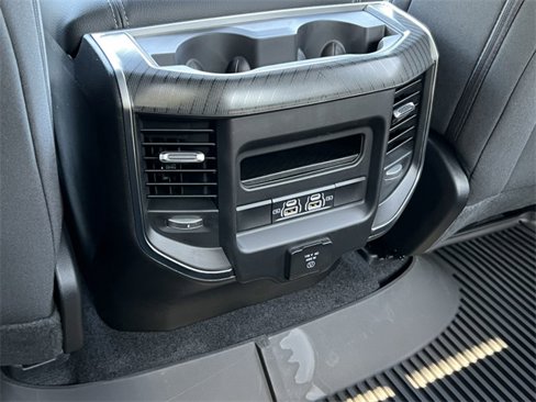 New 2026 RAM 1500 4x4 Crew Cab image 33