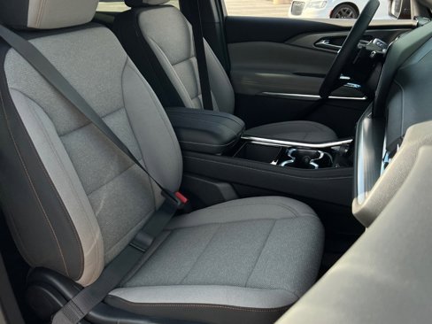 New 2026 Chevrolet Traverse LT image 9