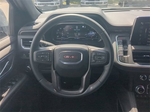 Used 2024 GMC Yukon XL AT4 w/ Technology Package image 6